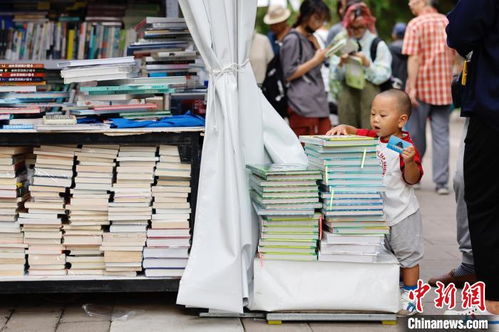 我與地壇 北京書市開啟，廣告設計引領圖書展銷規(guī)模創(chuàng)新高